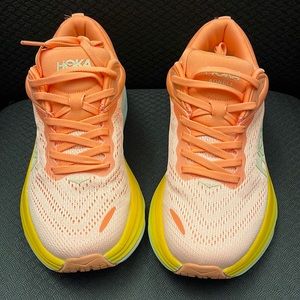 Size 6.5B Hoka One One Bondi 8 Coral Peach Parfait Women